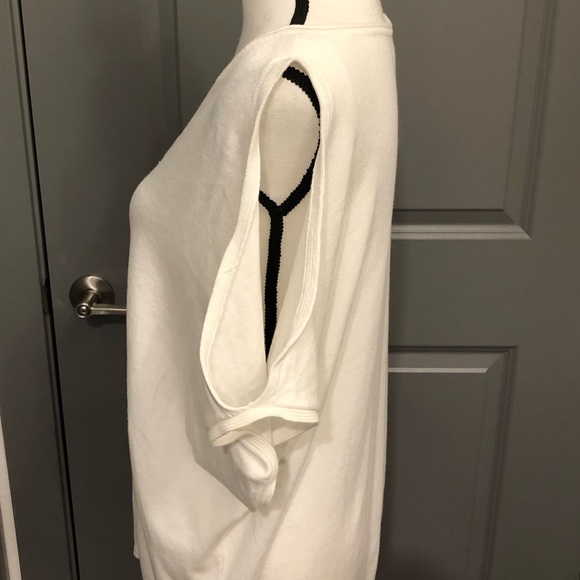 Joseph A Creamy White Sweater Top - Picture 2 of 3